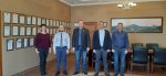 Игорь Николаев вручил удостоверения помощникам депутата