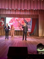 Игорь Николаев поздравил женщин Андроповского округа с 8 Марта