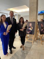 Игорь Николаев посетил выставку «Жёны героев»
