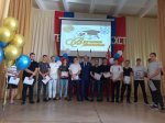 Депутат Думы Ставропольского края Игорь Николаев вручил красные дипломы